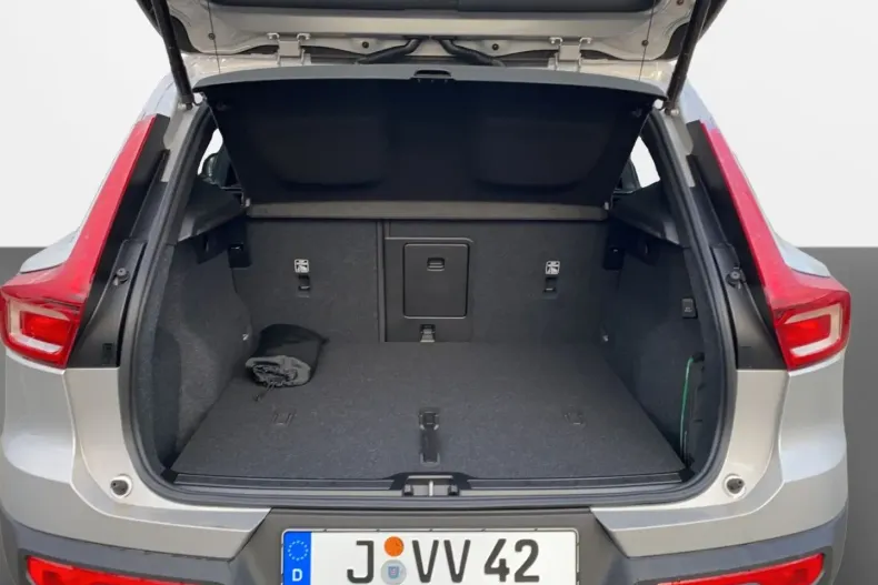 Volvo XC40 din 2024 cu 12.200 km - oferta VOL156912 - foto 18