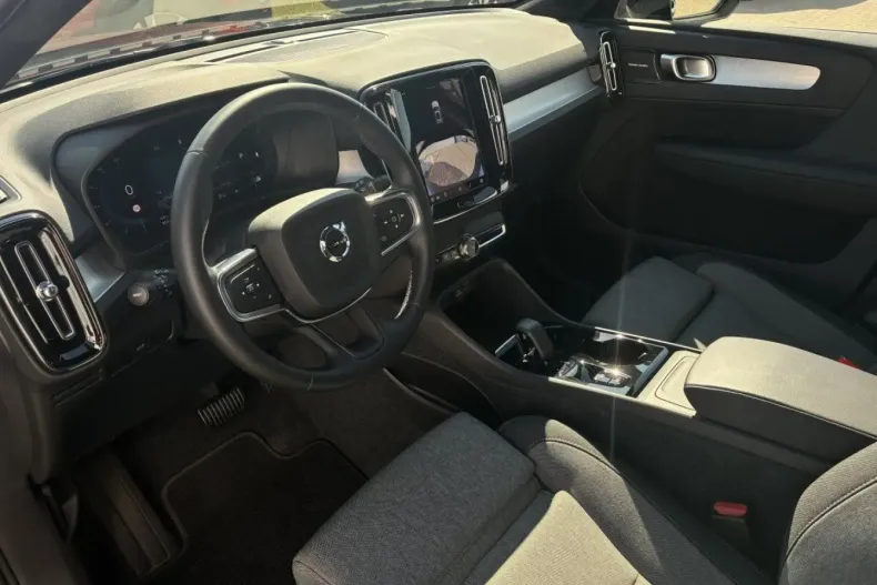 Volvo XC40 din 2024 cu 13.107 km - oferta VOL156913 - foto 9