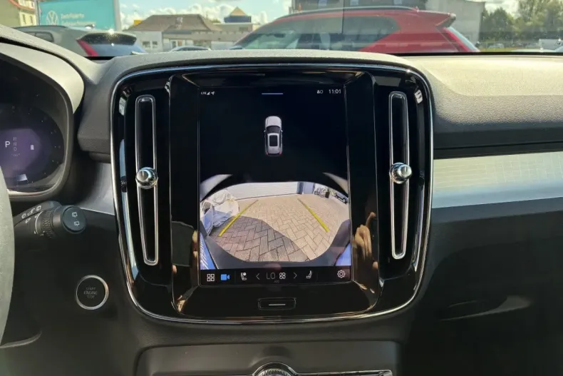 Volvo XC40 din 2024 cu 13.107 km - oferta VOL156913 - foto 16