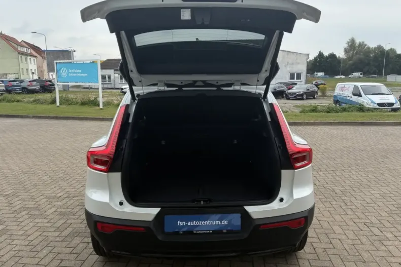 Volvo XC40 din 2024 cu 16.818 km - oferta VOL156914 - foto 7