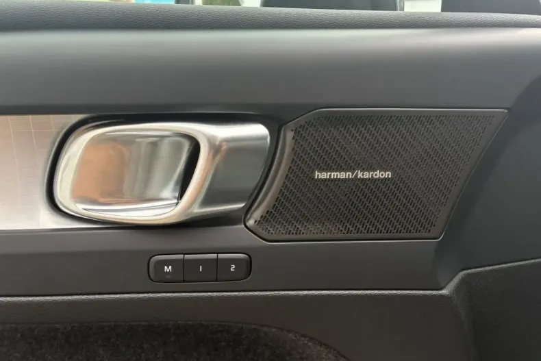 Volvo XC40 din 2024 cu 16.818 km - oferta VOL156914 - foto 13