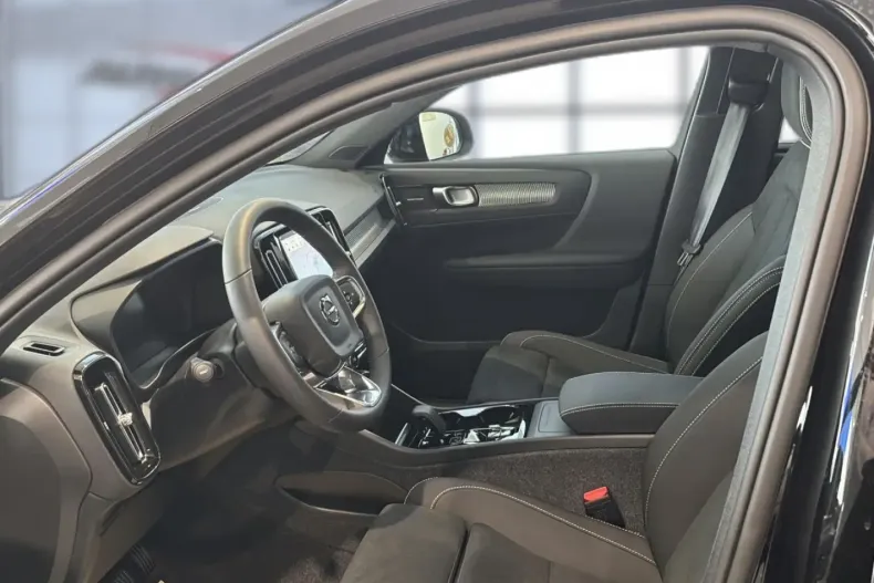 Volvo XC40 din 2024 cu 15.000 km - oferta VOL156916 - foto 9