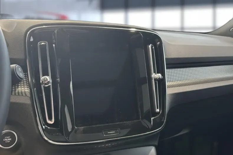 Volvo XC40 din 2024 cu 15.000 km - oferta VOL156916 - foto 13