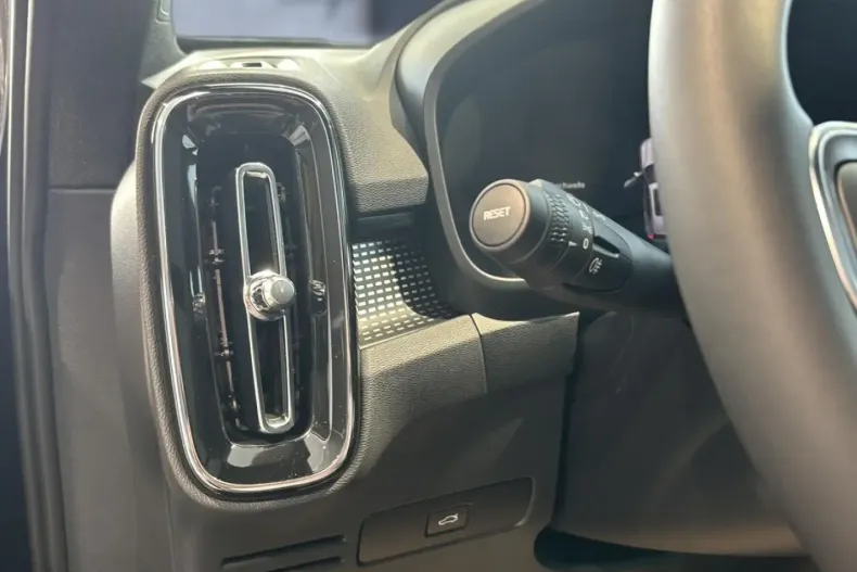 Volvo XC40 din 2024 cu 15.000 km - oferta VOL156916 - foto 14