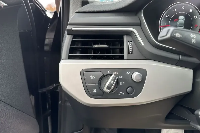 Audi A4 din 2022 cu 68.911 km - oferta AUD156917 - foto 21