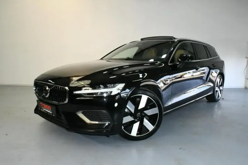 Volvo V60 din 2025 cu 27.500 km - oferta VOL156923 - foto 1