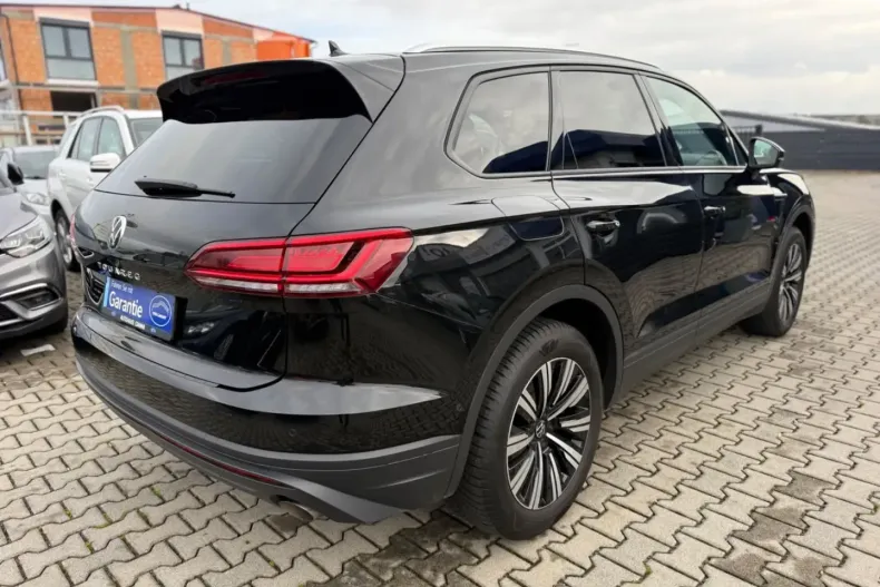 Volkswagen Touareg din 2022 cu 20.993 km - oferta VOL156933 - foto 4