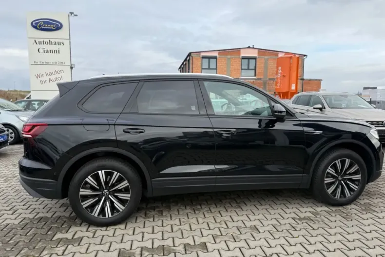 Volkswagen Touareg din 2022 cu 20.993 km - oferta VOL156933 - foto 5