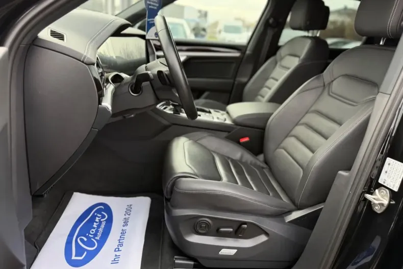 Volkswagen Touareg din 2022 cu 20.993 km - oferta VOL156933 - foto 11