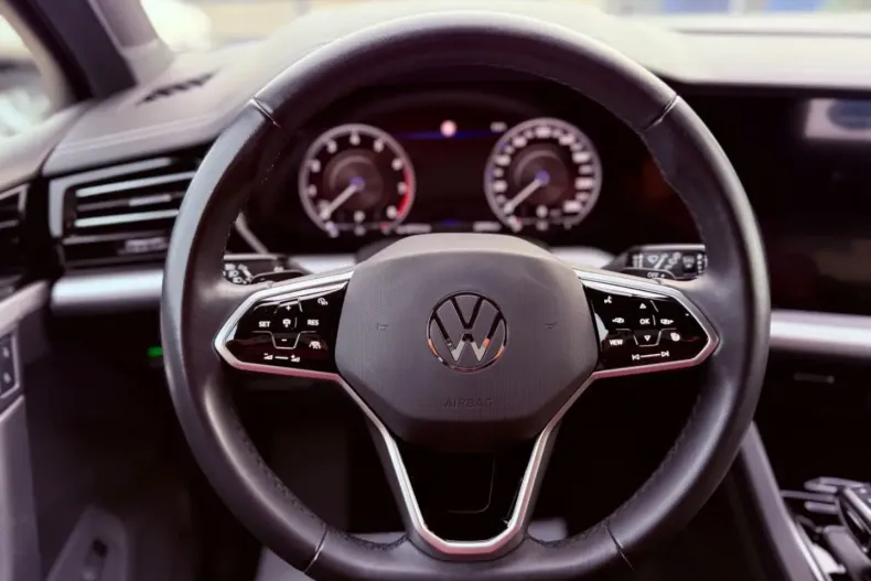 Volkswagen Touareg din 2022 cu 20.993 km - oferta VOL156933 - foto 15