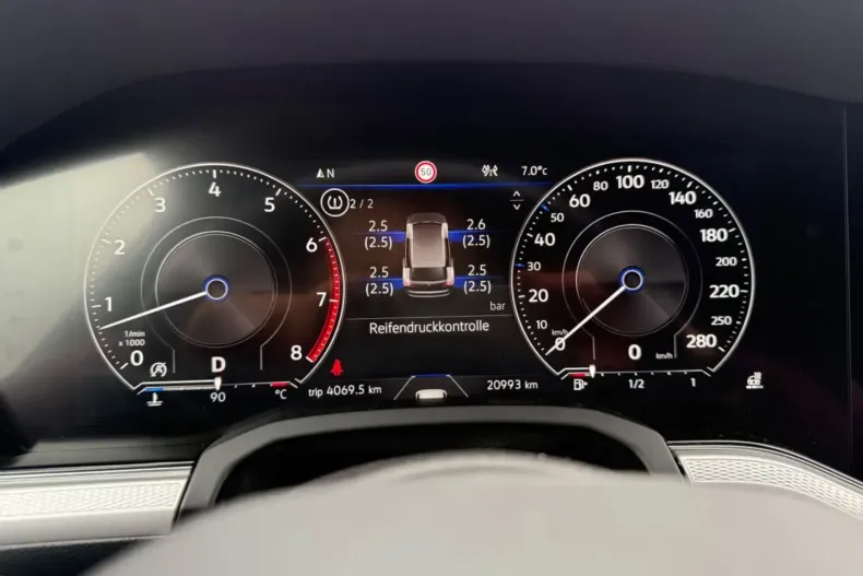 Volkswagen Touareg din 2022 cu 20.993 km - oferta VOL156933 - foto 17