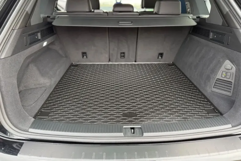 Volkswagen Touareg din 2022 cu 20.993 km - oferta VOL156933 - foto 21