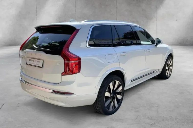 Volvo XC90 din 2024 cu 23.640 km - oferta VOL156940 - foto 4