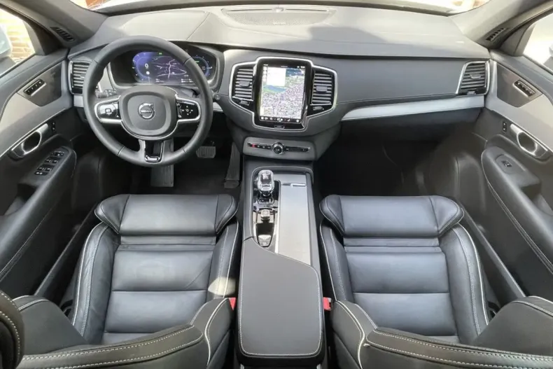 Volvo XC90 din 2024 cu 23.640 km - oferta VOL156940 - foto 13