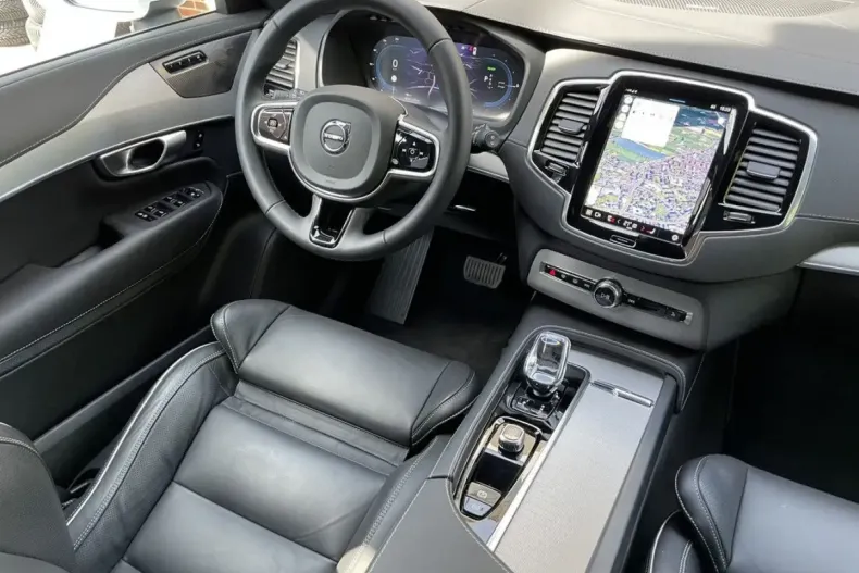 Volvo XC90 din 2024 cu 23.640 km - oferta VOL156940 - foto 14