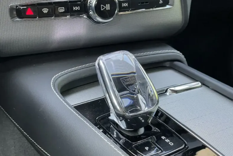 Volvo XC90 din 2024 cu 23.640 km - oferta VOL156940 - foto 23