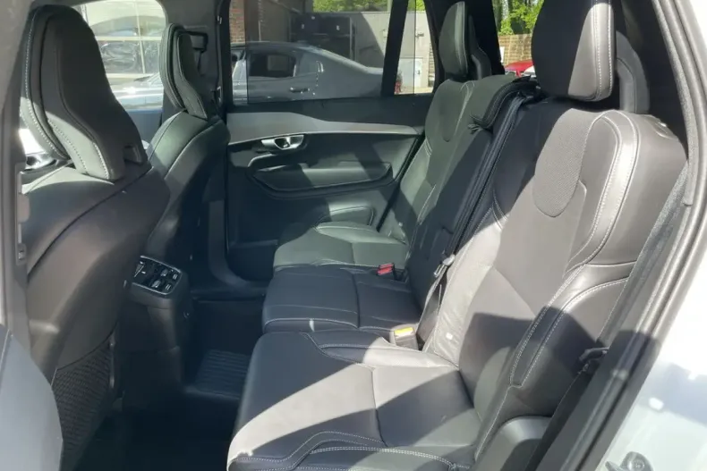 Volvo XC90 din 2024 cu 23.640 km - oferta VOL156940 - foto 25