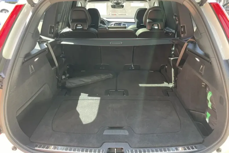 Volvo XC90 din 2024 cu 23.640 km - oferta VOL156940 - foto 28