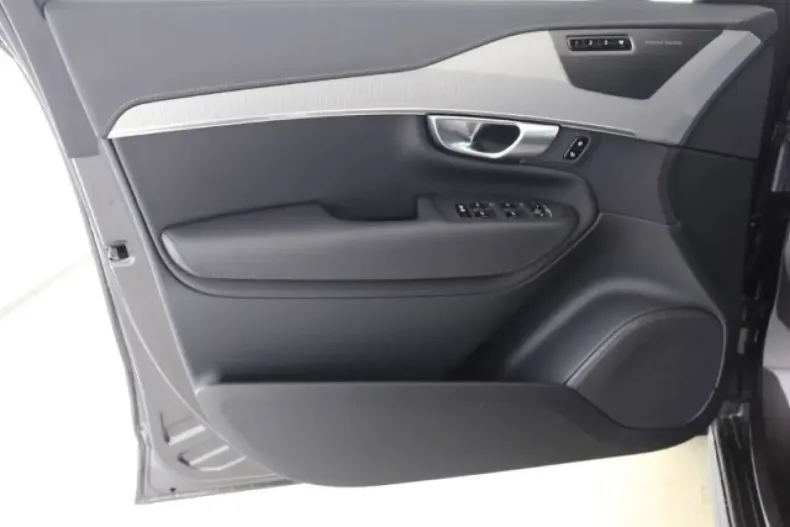 Volvo XC90 din 2024 cu 26.737 km - oferta VOL156941 - foto 9