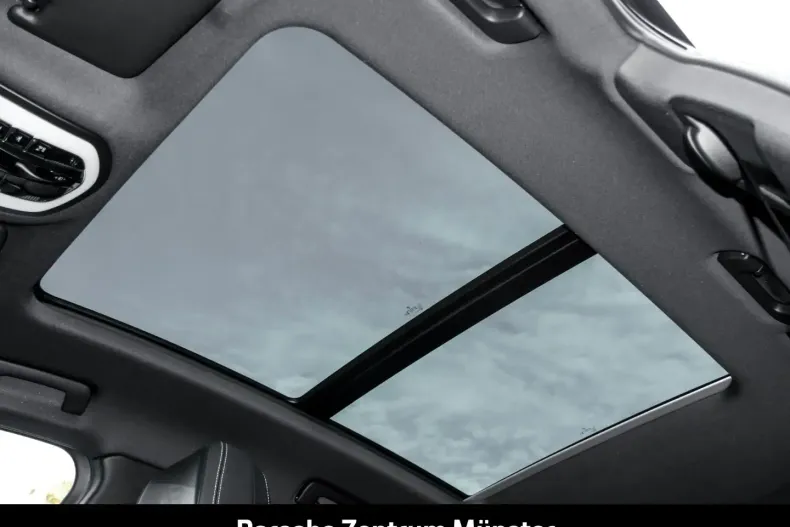 Porsche Macan din 2024 cu 4.150 km - oferta POR156944 - foto 12