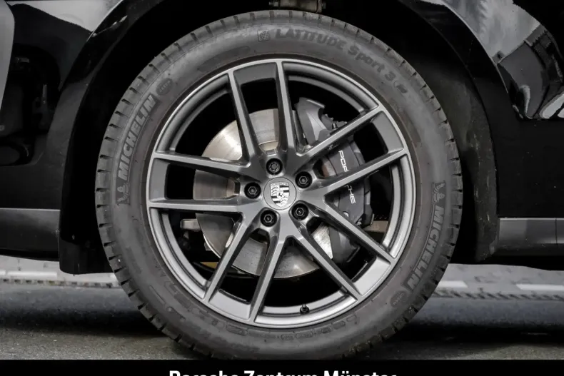 Porsche Macan din 2024 cu 4.150 km - oferta POR156944 - foto 24