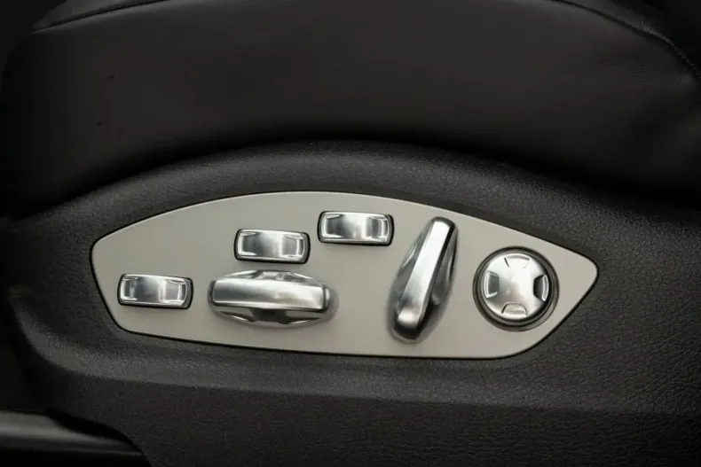 Porsche Macan din 2024 cu 10.380 km - oferta POR156957 - foto 29