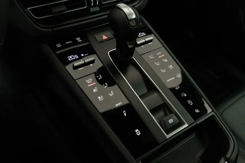 Porsche Macan din 2024 cu 10.380 km - oferta POR156957 - foto 36