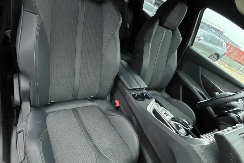 Peugeot 3008 din 2019 cu 92.682 km - oferta PEU156979 - foto 19