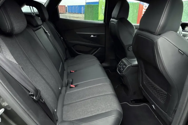 Peugeot 3008 din 2019 cu 92.682 km - oferta PEU156979 - foto 21