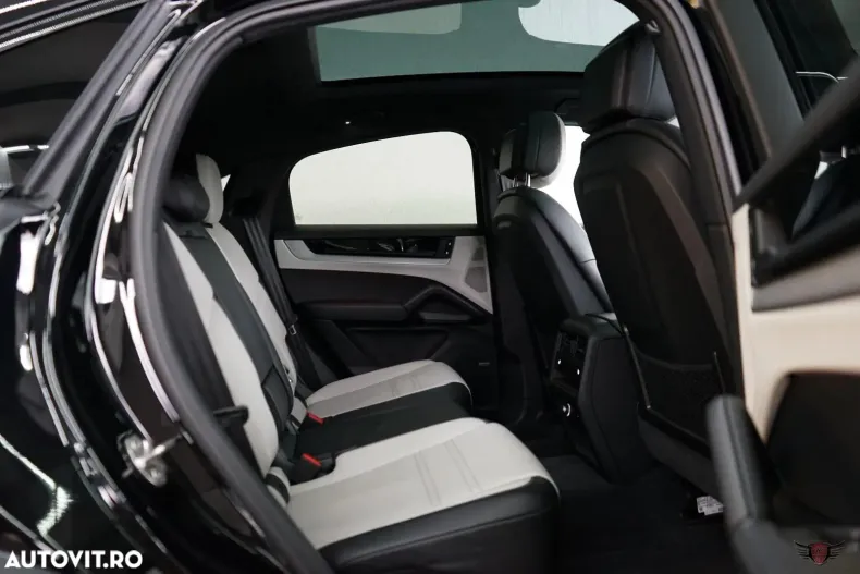 Porsche Cayenne Coupe din 2024 cu 23.600 km - oferta POR156997 - foto 14