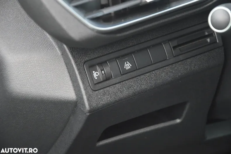 Peugeot 3008 din 2021 cu 169.567 km - oferta PEU157011 - foto 37