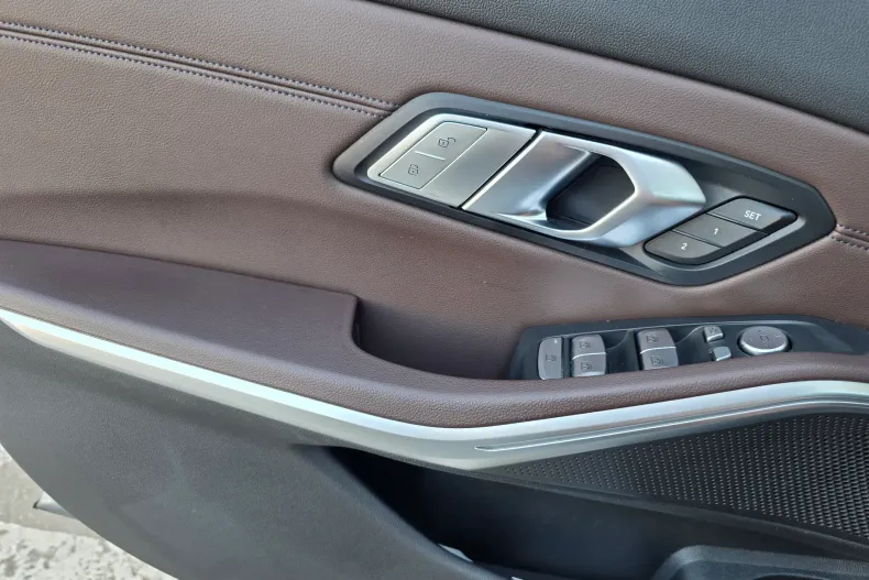 BMW Seria 3 din 2023 cu 24.752 km - oferta BMW157015 - foto 32