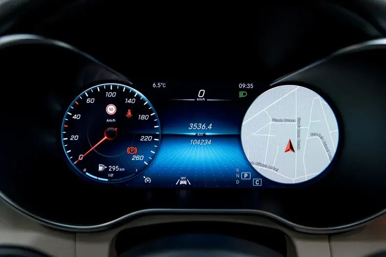 Mercedes-Benz GLC 220 din 2020 cu 104.000 km - oferta MER157040 - foto 26