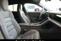 Porsche Taycan din 2024 cu 19.900 km - oferta POR157095 - foto 8