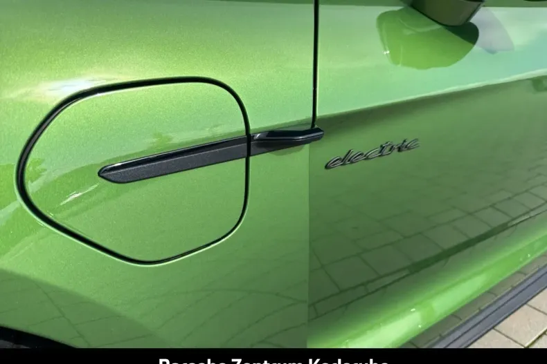 Porsche Taycan din 2023 cu 10.850 km - oferta POR157097 - foto 17