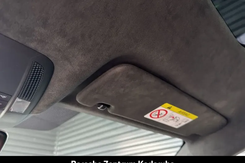 Porsche Taycan din 2023 cu 10.850 km - oferta POR157097 - foto 25