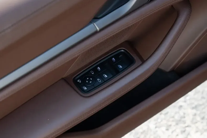 Porsche Taycan din 2023 cu 27.900 km - oferta POR157099 - foto 20