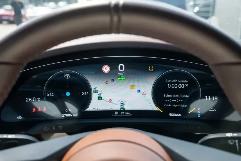 Porsche Taycan din 2023 cu 27.900 km - oferta POR157099 - foto 32