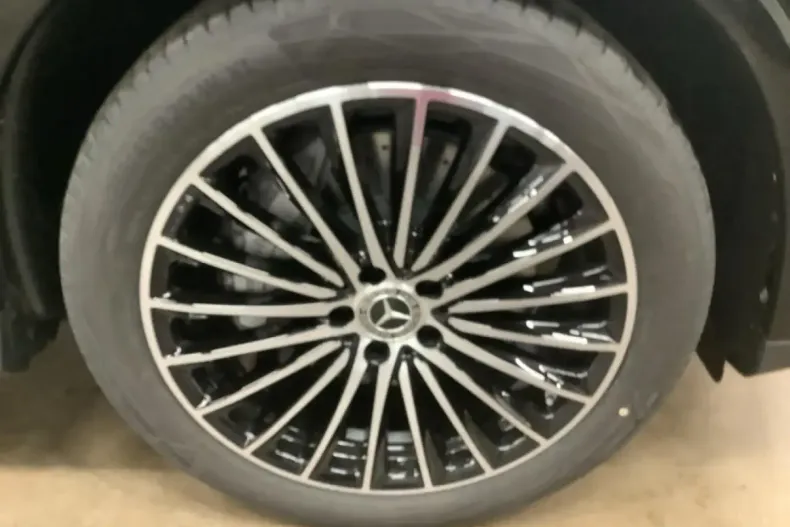 Mercedes-Benz GLC 220 din 2024 cu 10.500 km - oferta MER157110 - foto 7