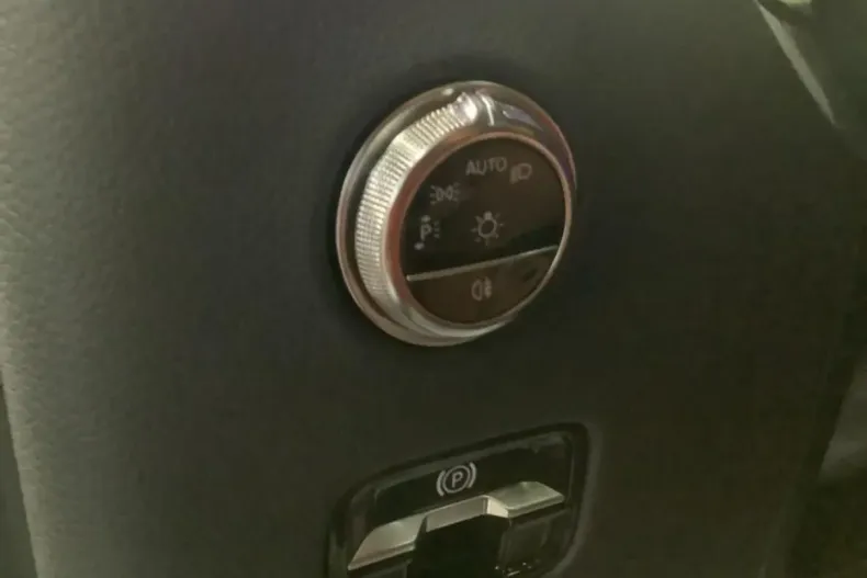 Mercedes-Benz GLC 220 din 2024 cu 10.500 km - oferta MER157110 - foto 19