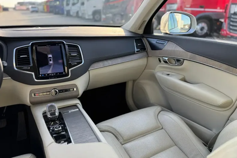 Volvo XC90 din 2023 cu 34.606 km - oferta VOL157133 - foto 17