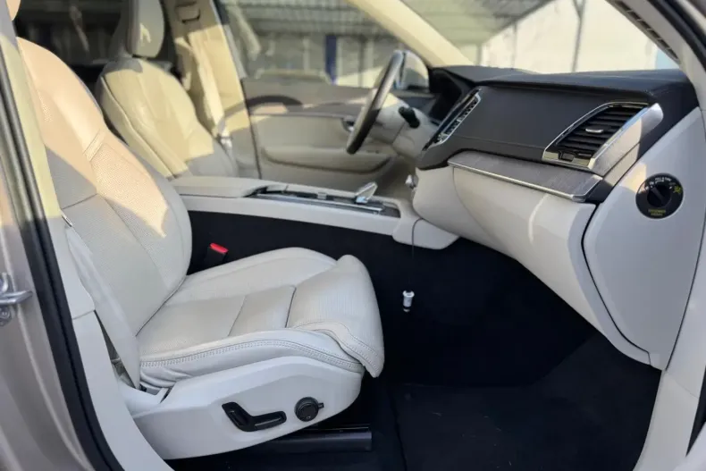 Volvo XC90 din 2023 cu 34.606 km - oferta VOL157133 - foto 18