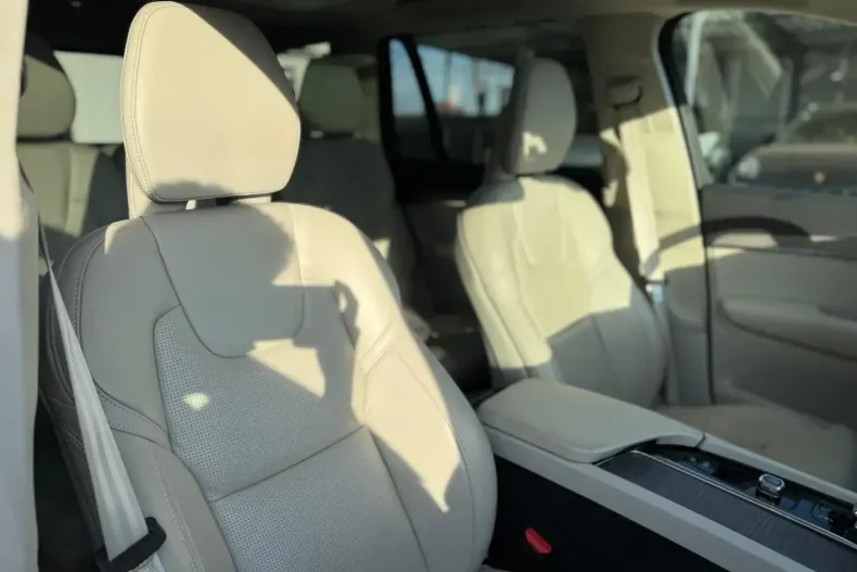 Volvo XC90 din 2023 cu 34.606 km - oferta VOL157133 - foto 20