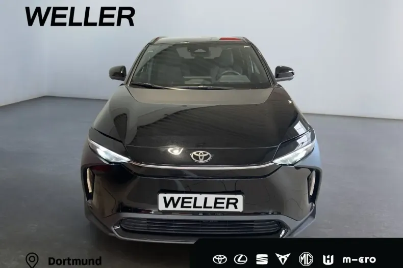 Toyota bZ4X din 2023 cu 30.000 km - oferta TOY157135 - foto 2