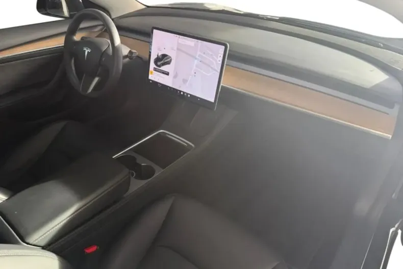 Tesla Model 3 din 2022 cu 74.257 km - oferta TES157137 - foto 3