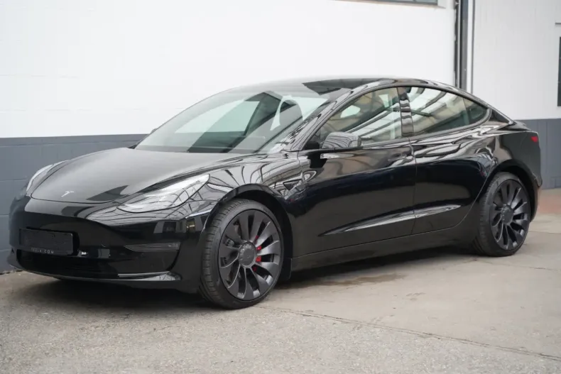 Tesla Model 3 din 2022 cu 69.998 km - oferta TES157138 - foto 1