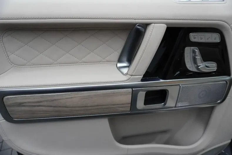 Mercedes-Benz G 450 din 2024 cu 2.400 km - oferta MER157160 - foto 36