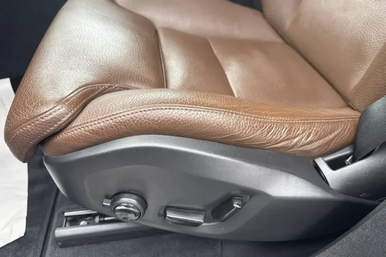 Volvo XC40 din 2021 cu 137.100 km - oferta VOL157163 - foto 9