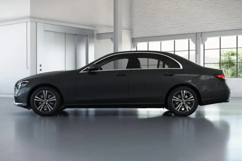 Mercedes-Benz E 220 din 2022 cu 42.483 km - oferta MER157164 - foto 1