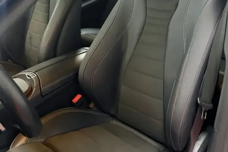 Mercedes-Benz E 220 din 2020 cu 69.000 km - oferta MER157165 - foto 12